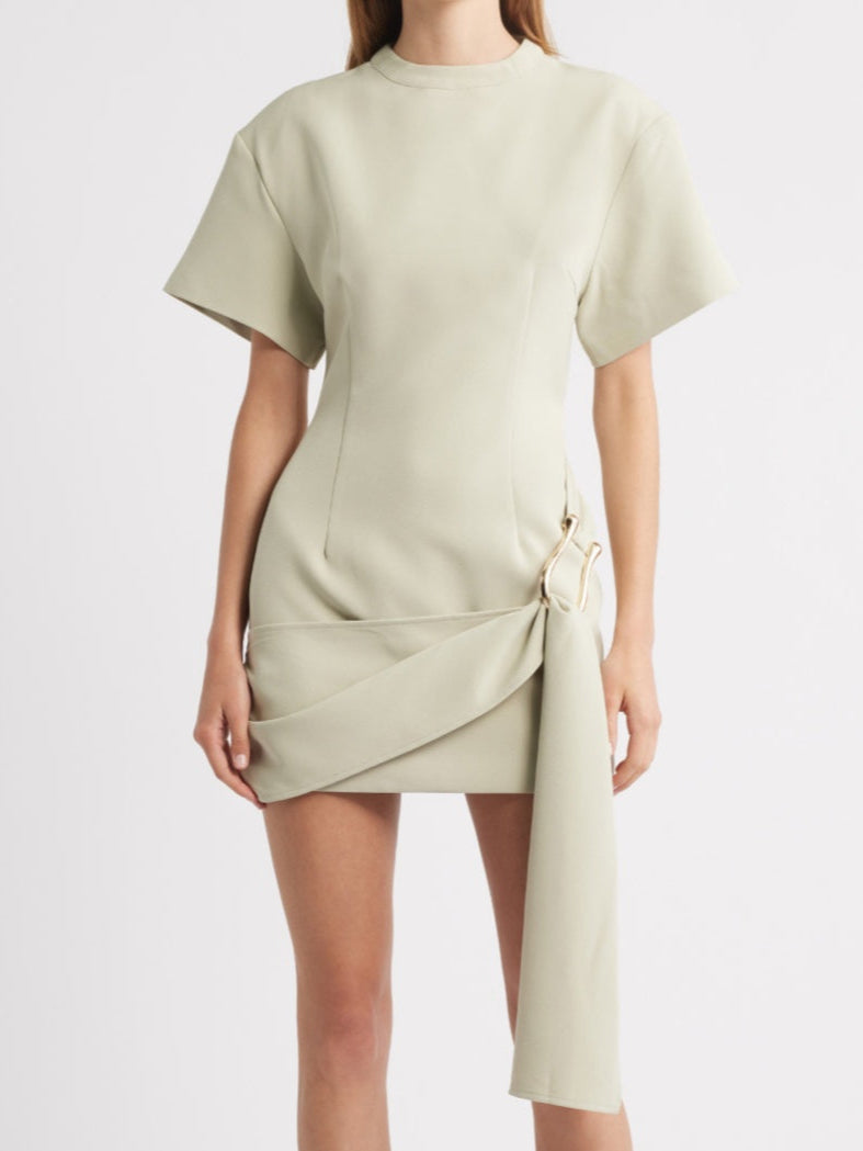 Mini-robe drapée à ceinture en matcha