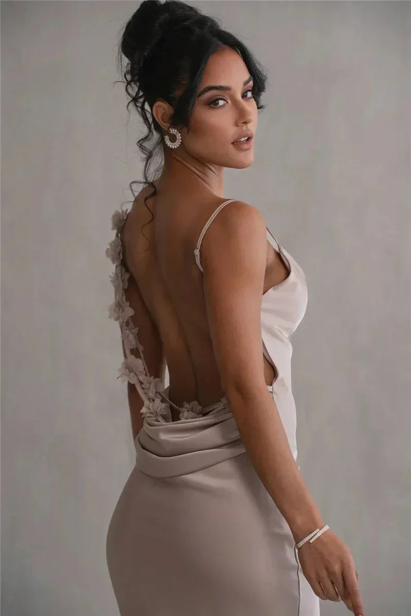 Robe à fleurs en satin