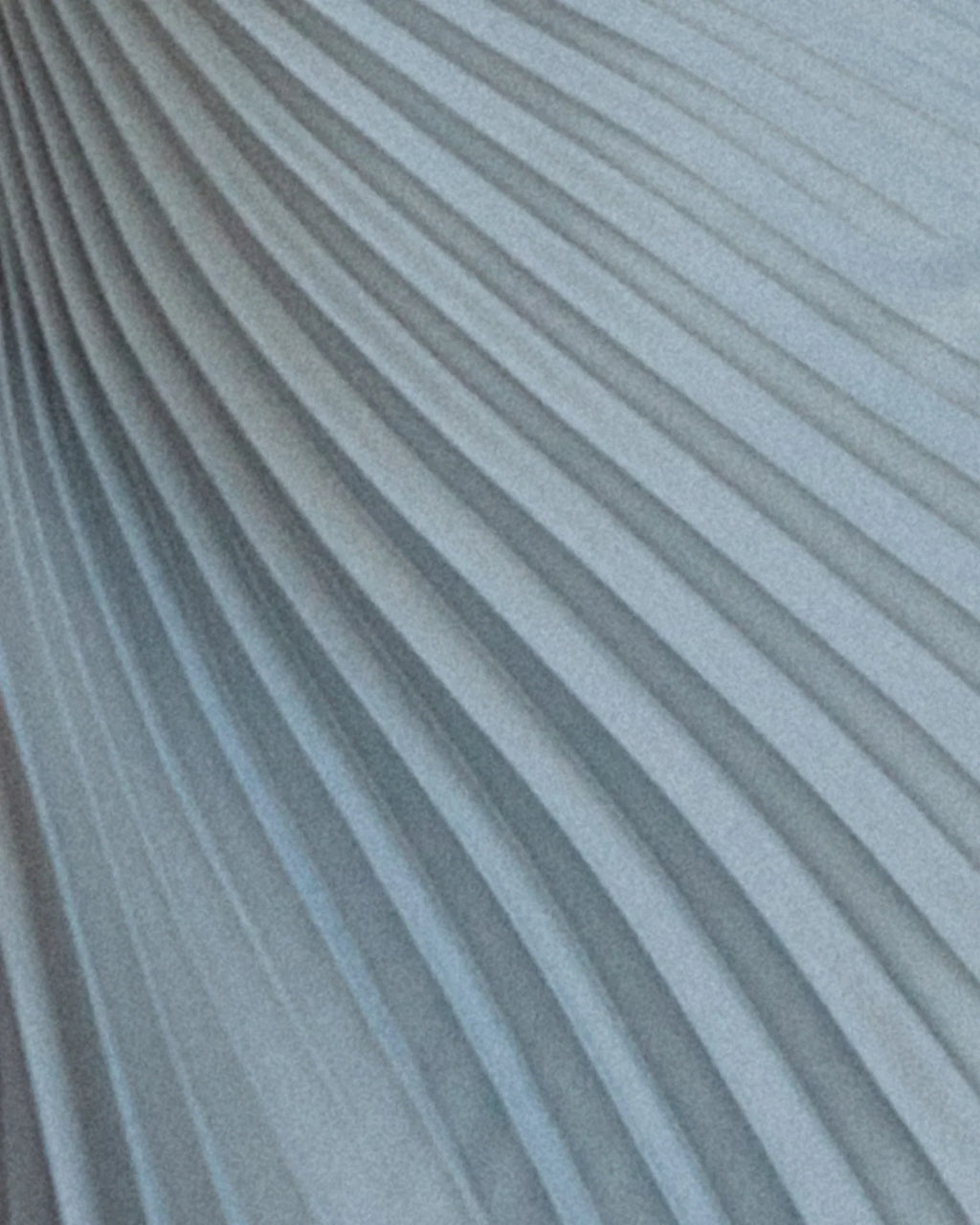 Robe midi plissée à une épaule