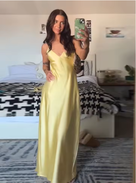 Robe longue en satin